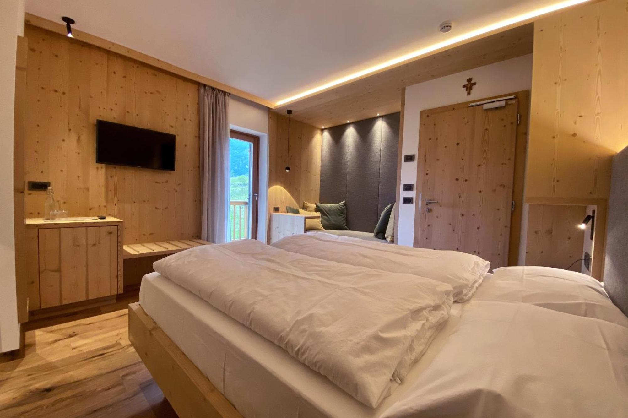 Garni Lilly Hotel San Lorenzo Dorsino Exterior photo